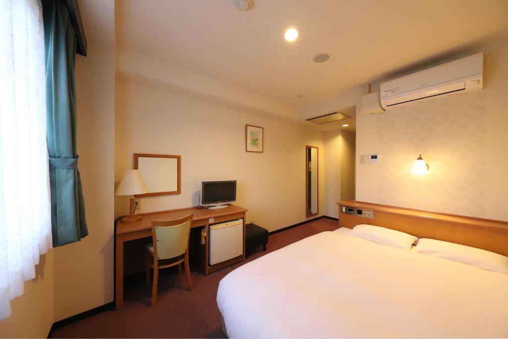 Smile Hotel Takaoka Ekimae photo 2