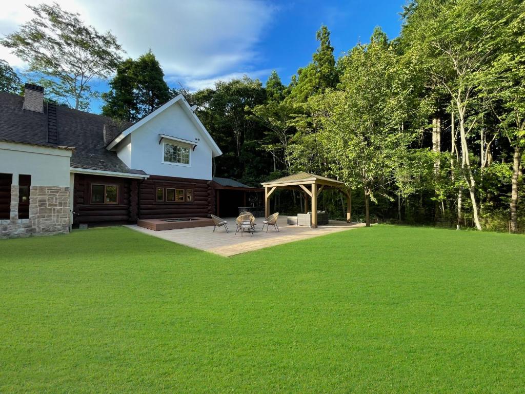 プライベートサウナ付き 森も小川も楽しめる 一棟貸切の貸別荘 Royal Villa 那須高原 photo 2