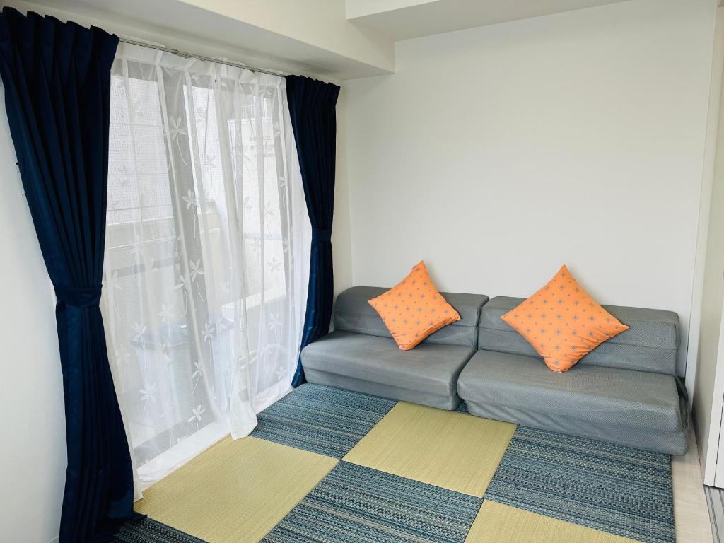 Modern 2DK Apt Umeda Area 1 min to Metro Direct from KIX Balcony & Luxury Comfort — photo 1