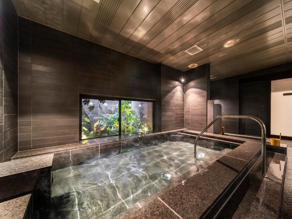 Super Hotel Premier Kanazawaeki Higashiguchi — photo 1
