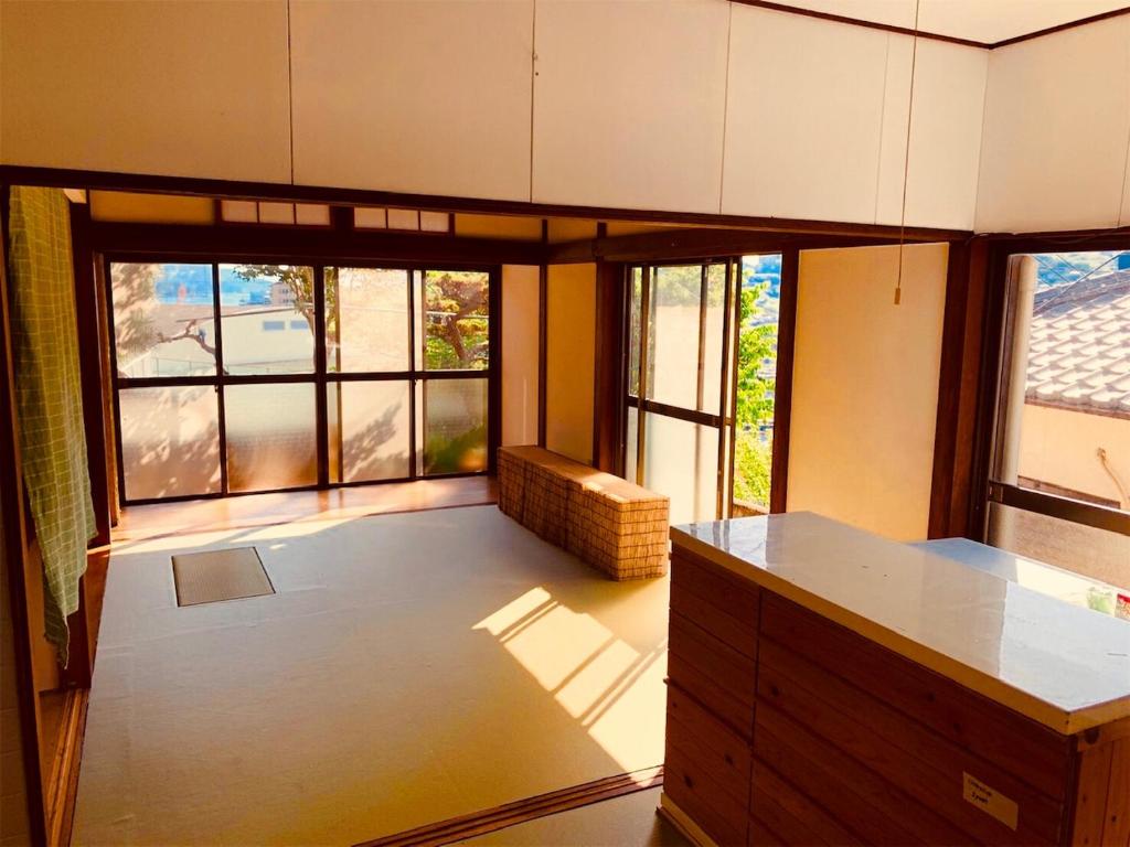 Nagasaki Horigotatsu Kominka Stay 掘りごたつの古民家1棟貸切 — photo 1