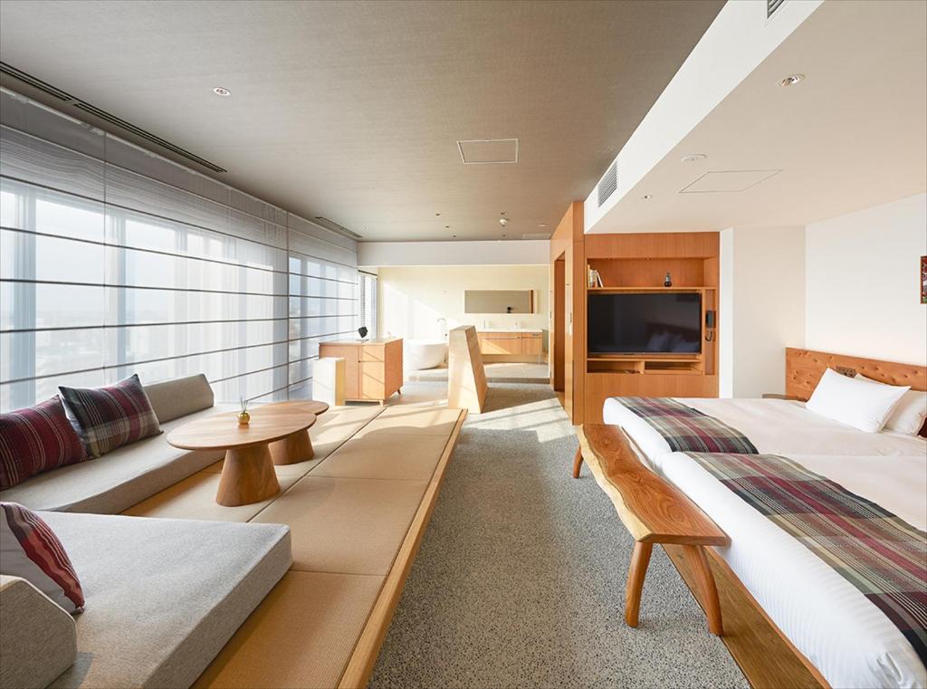 HOTEL STRATA NAHA photo 2