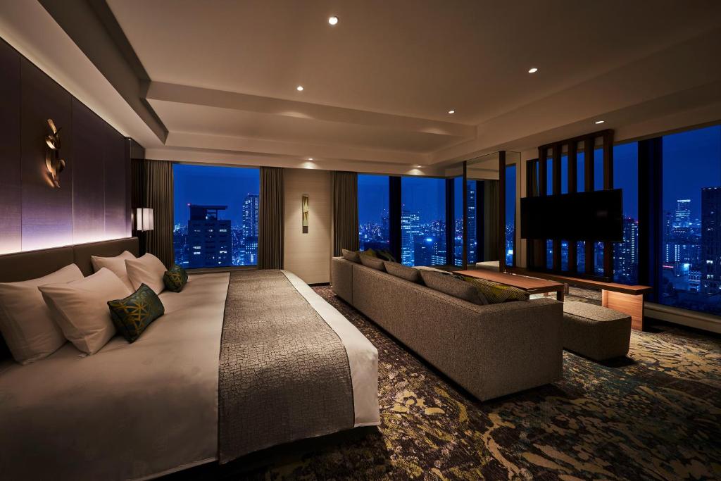 The Royal Park Hotel Iconic Osaka Midosuji photo 2