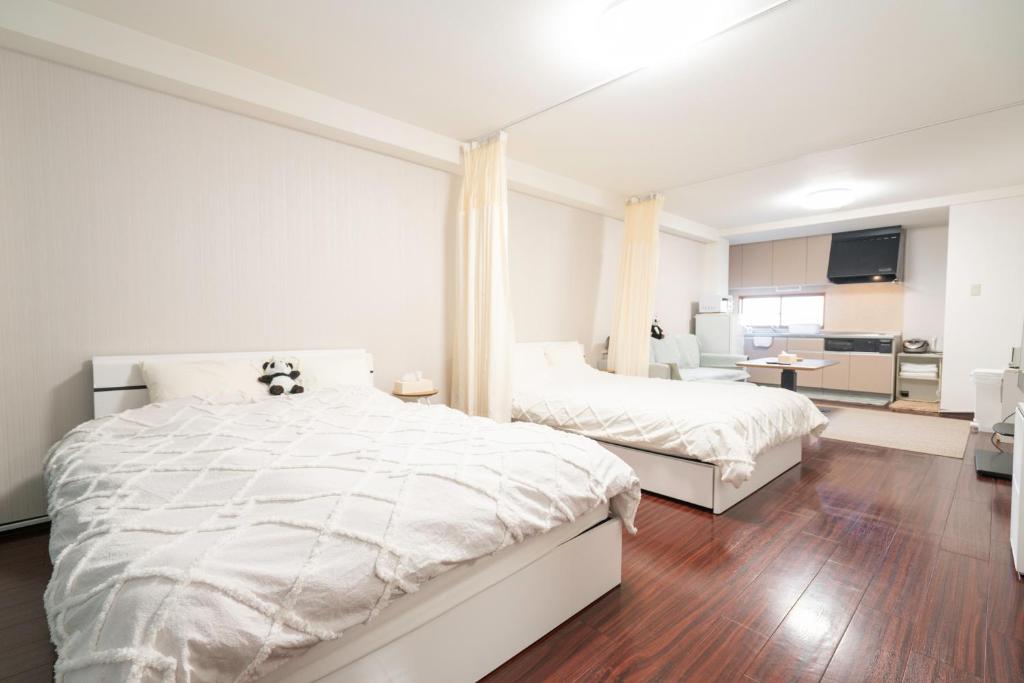 Ikebukuro East Exit Queen Bed Room photo 2