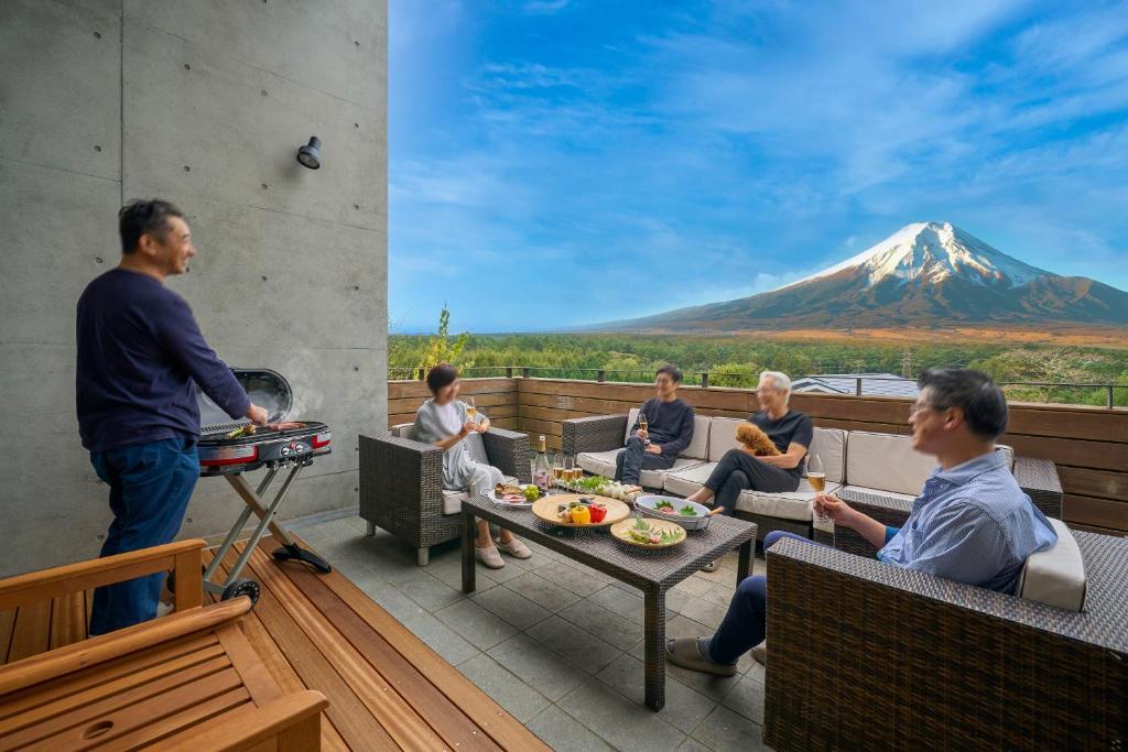 Suite Villa Oshino Mt FUJI photo 3
