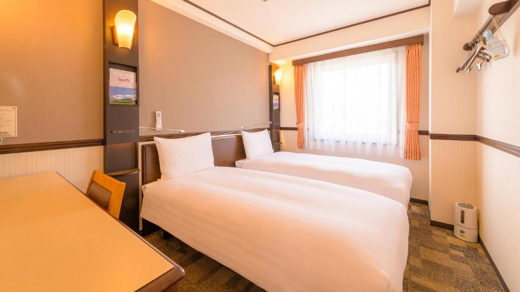 Toyoko Inn Hon-atsugi-eki Minami-guchi photo 3