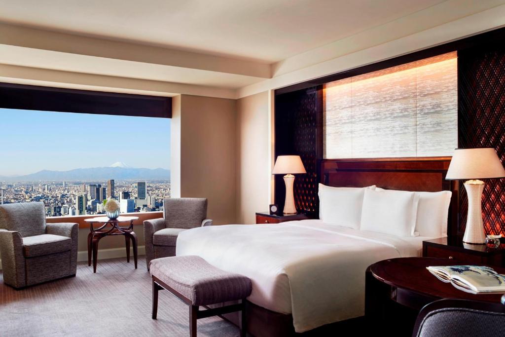 The Ritz-Carlton — photo 1