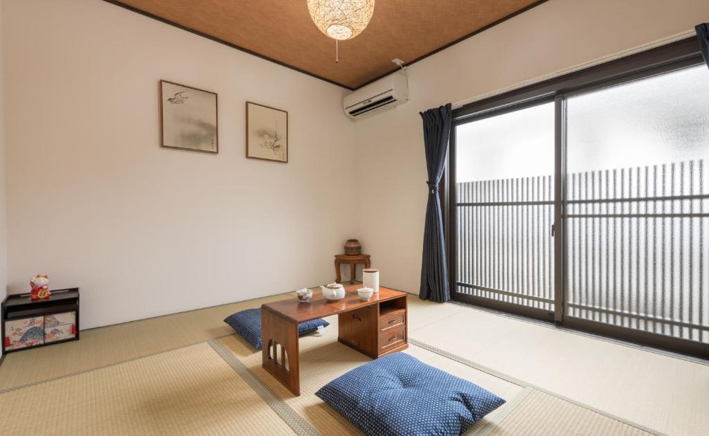 桜の宿千本 two rooms two toilets photo 2