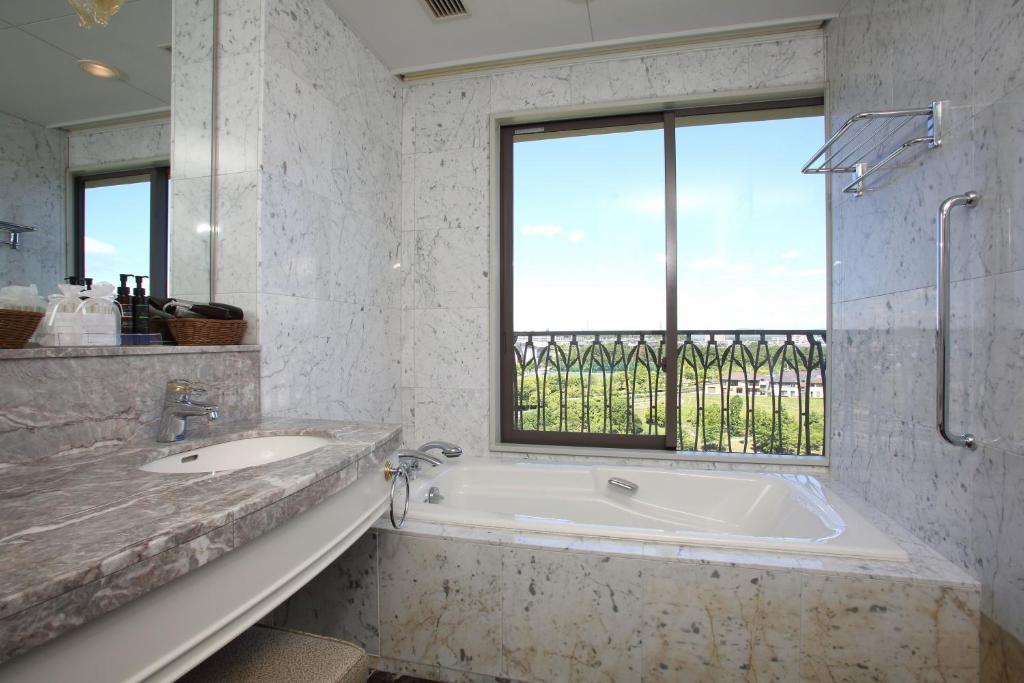 The Celecton Premier Kobe Sanda Hotel photo 3