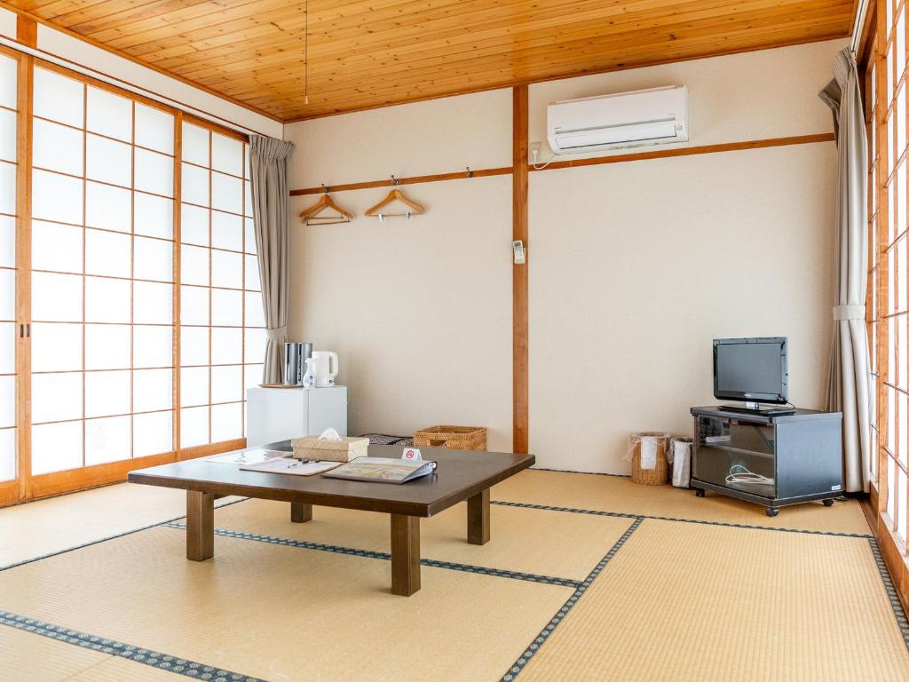直島町ふるさと海の家 つつじ荘 Seaside Stay Tsutsuji-so photo 3
