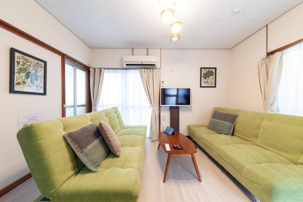 渋谷本町4丁目戸建 — photo 1
