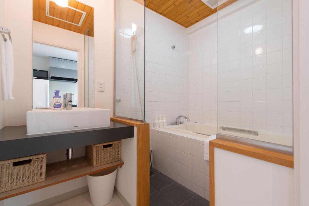 Sakura Apartments photo 3