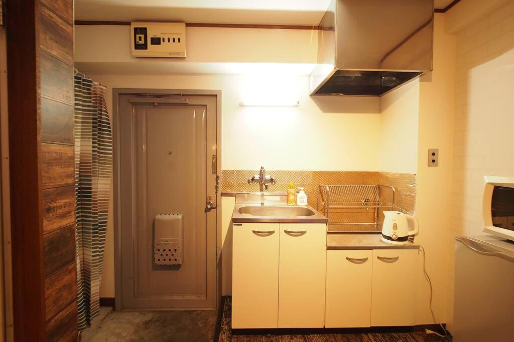 Shinjuku 3 min walk from station #projector OH2-3 photo 3