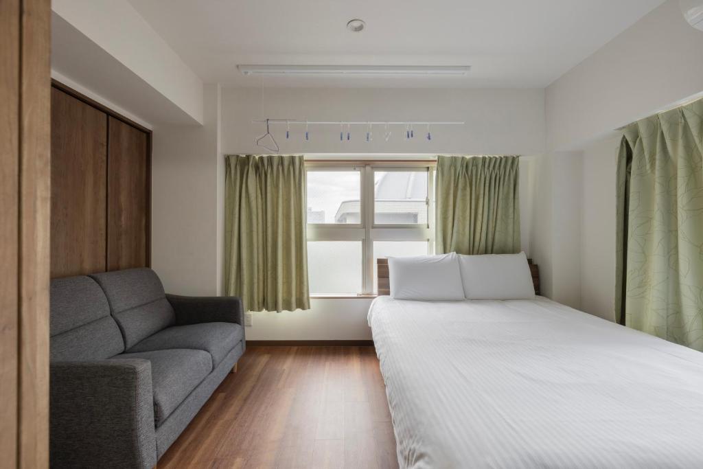 self-check in-5mins walk from shinokubo station free wifi photo 2