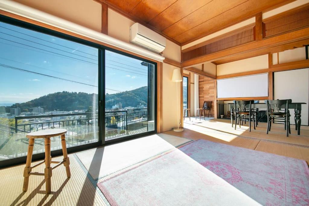 湯河原「ゲストハウス城堀の家」 — photo 1