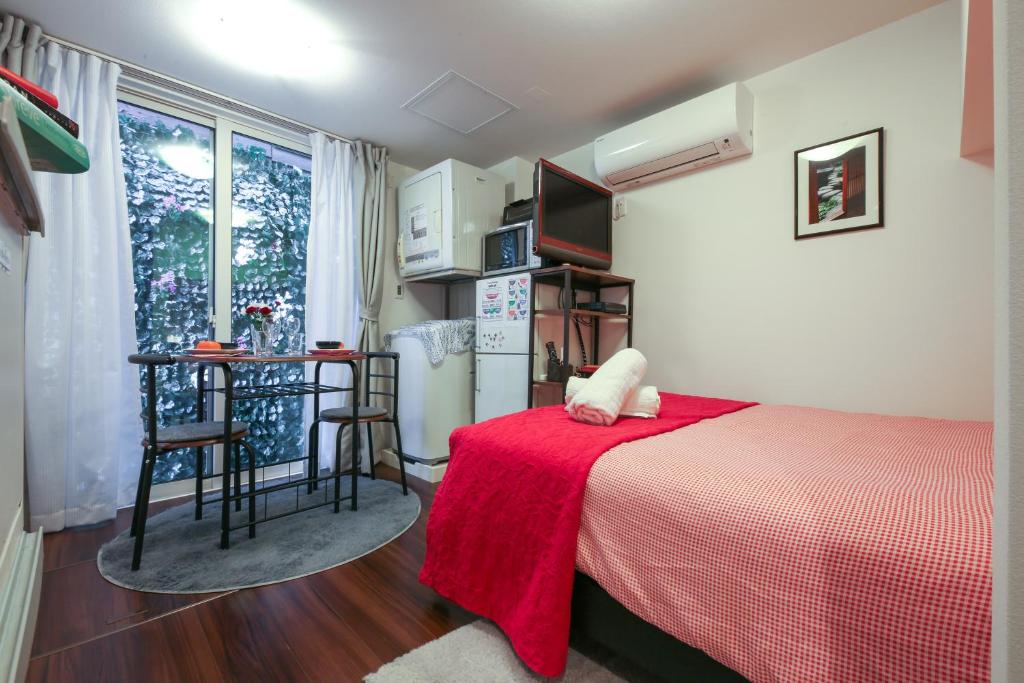 North Cottage Studio Apartment with private entrance photo 2
