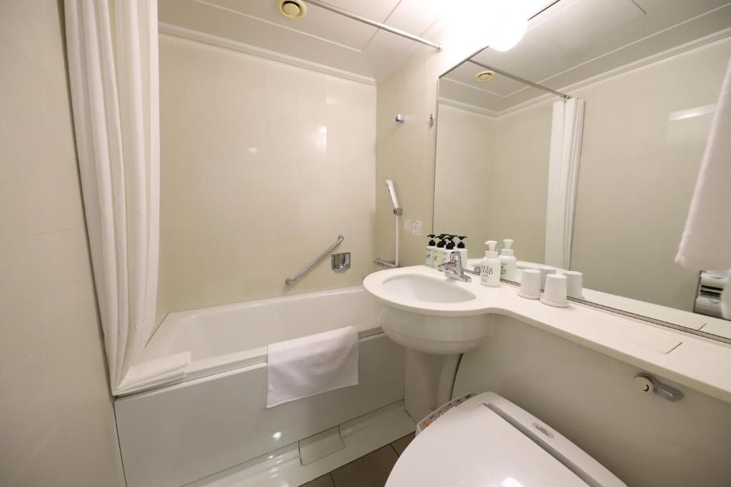 Smile Hotel Osaka Yotsubashi photo 3