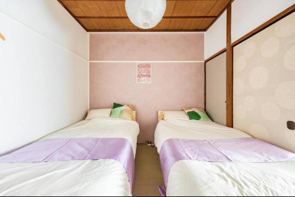 新宿から快速15分の三鷹駅徒歩3分 最大5名 ゆったり和室【MITAKA NAGOMI ROOM】 photo 2