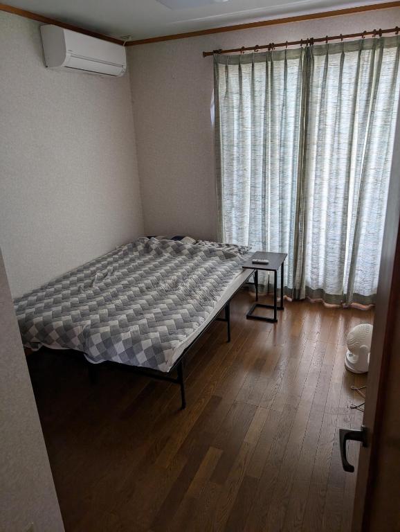 private rooms in togo beach and park side house photo 3