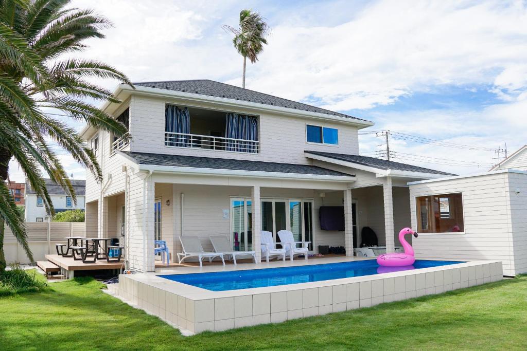 SEADINERS Beachfront Villa 99 photo 3