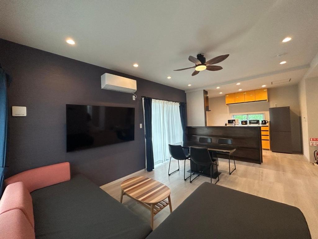 Orange House photo 2