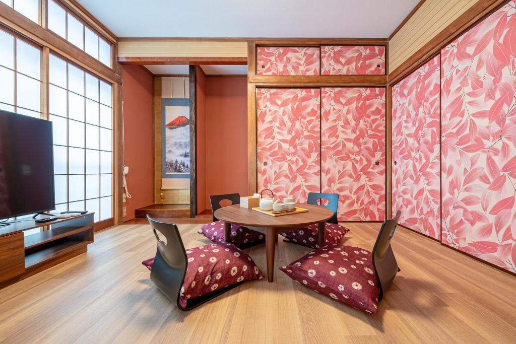 Sharil Nishi-Shinjuku — photo 1