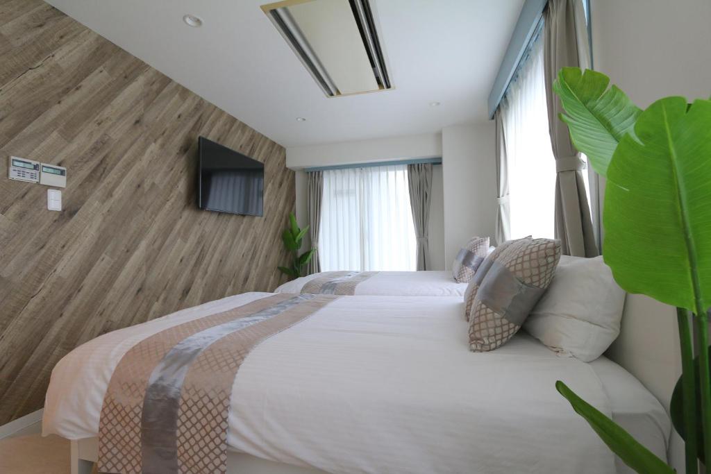 NM32 Liz Osaka Castle photo 2