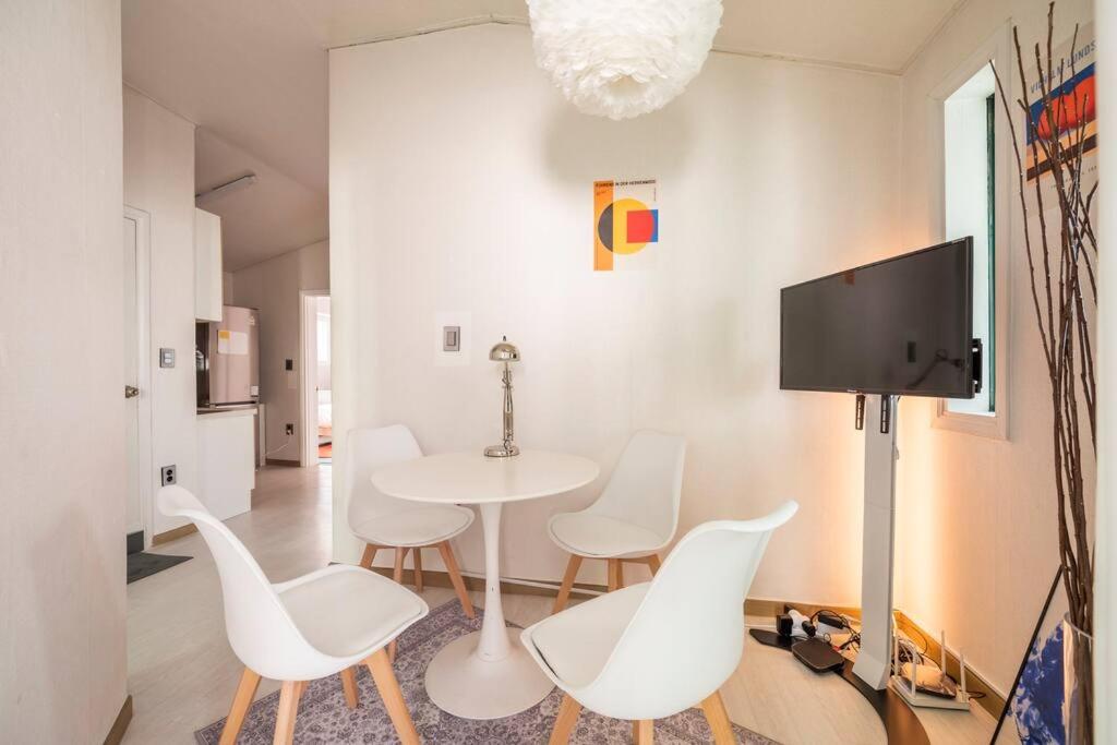 Hongdae Modern House — photo 1