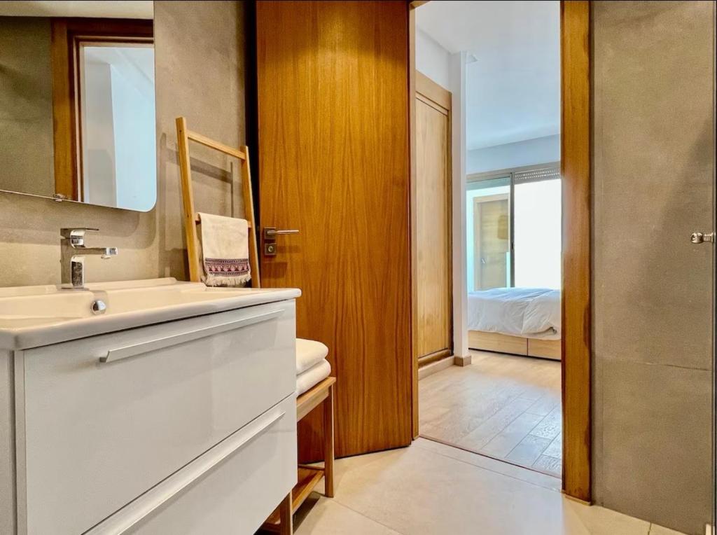 Luxurious Sea View 2 Bedroom Apartment photo 3