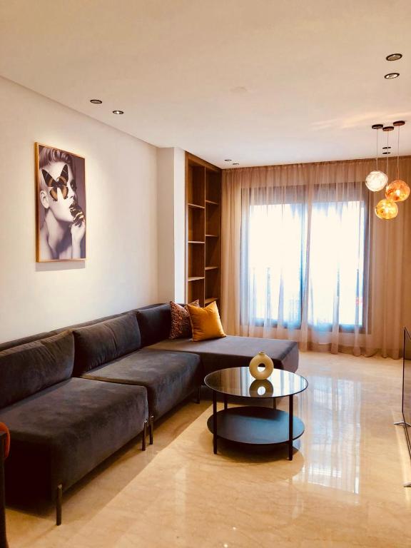 Chic Palmier - heart of town — photo 1