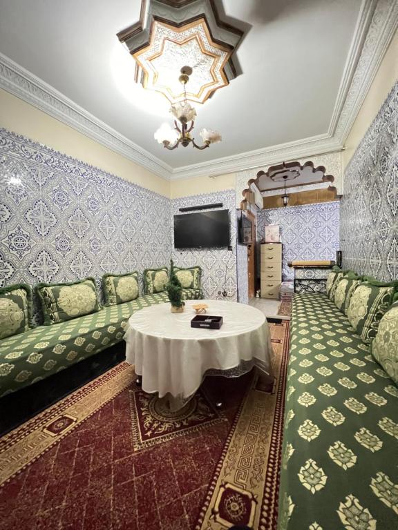 البيت السعيد