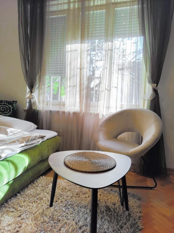 Studio apartment CENTER — photo 1