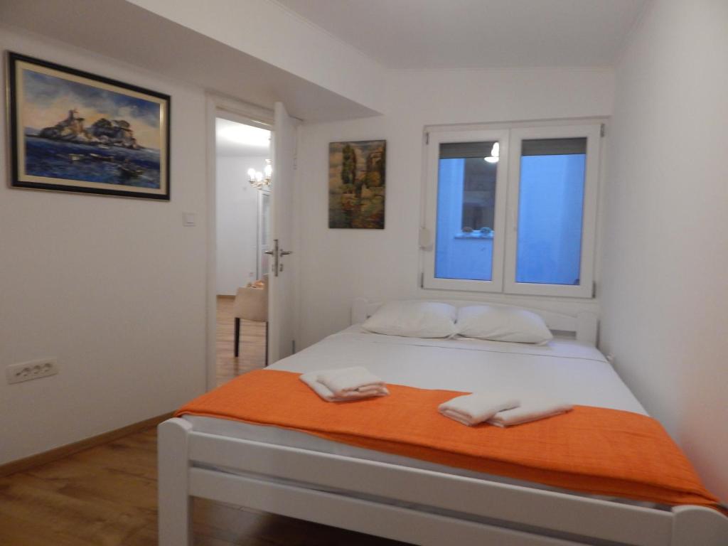 Sveti Stefan- Apartment Dora photo 2