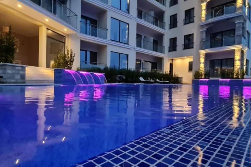 Modern Top Floor Sea View 3BR with Pools photo 2