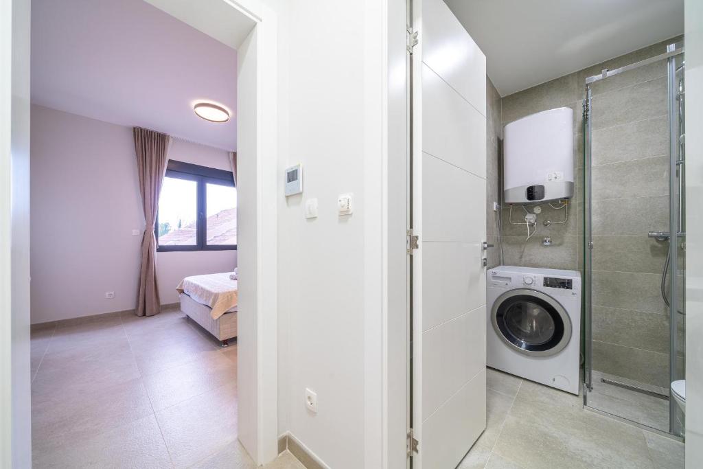 Studio apartment N2 photo 3
