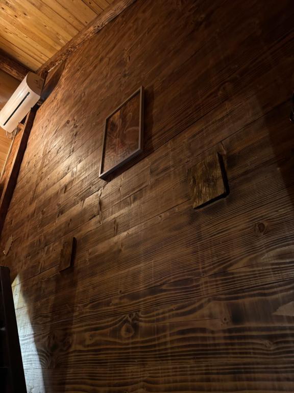 Wooden Lakeside Cottage photo 3