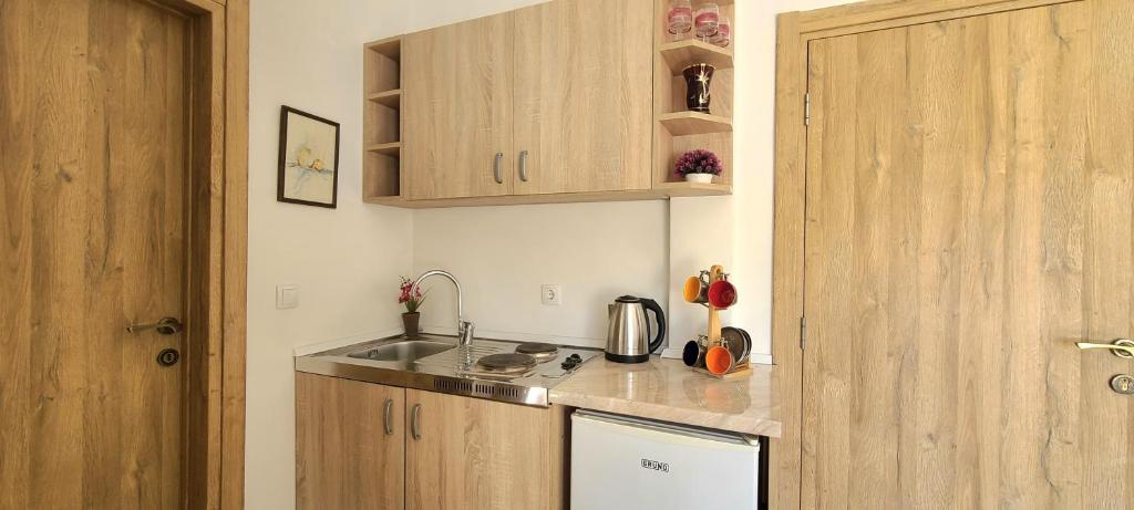 Riviera Inn apartments photo 3