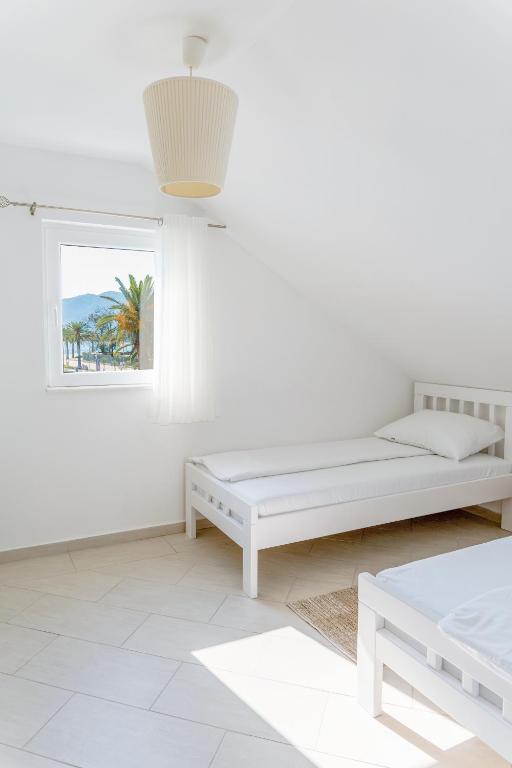 Seafront apartments photo 2