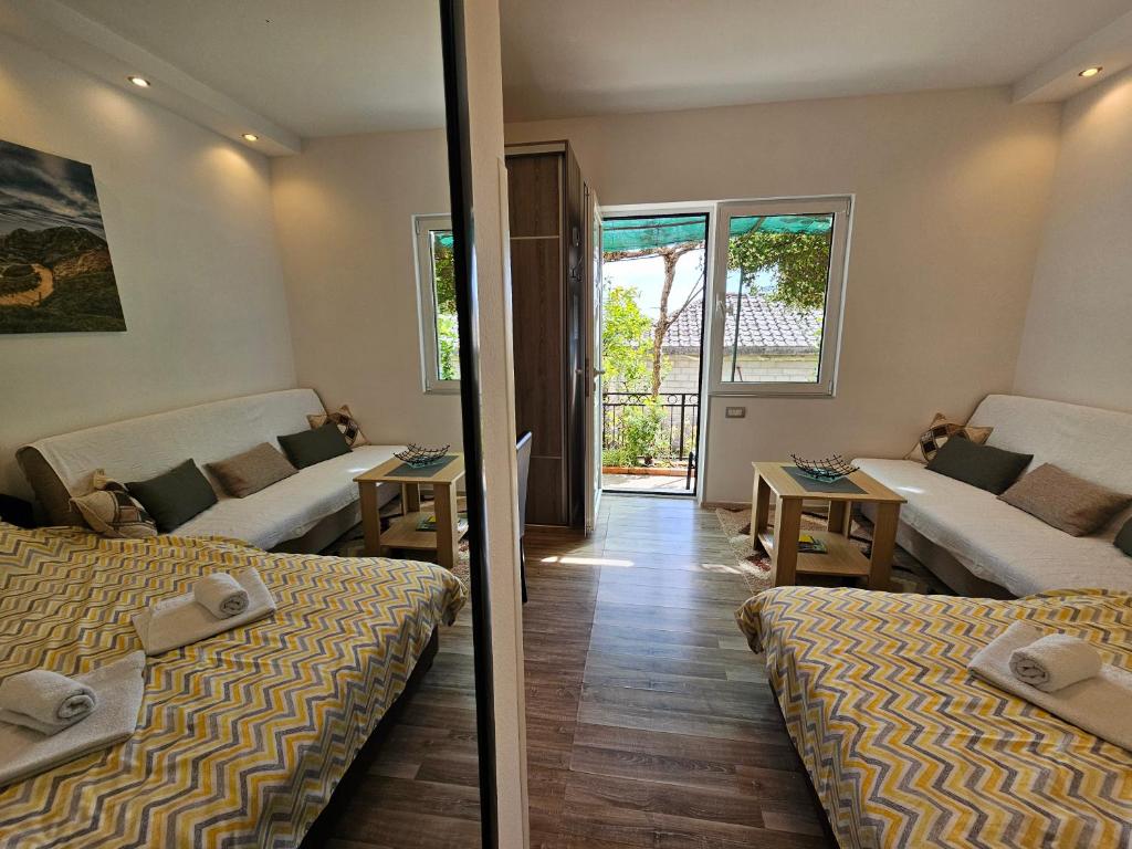 City Center Apartment-Old Town Terrace retreat photo 2