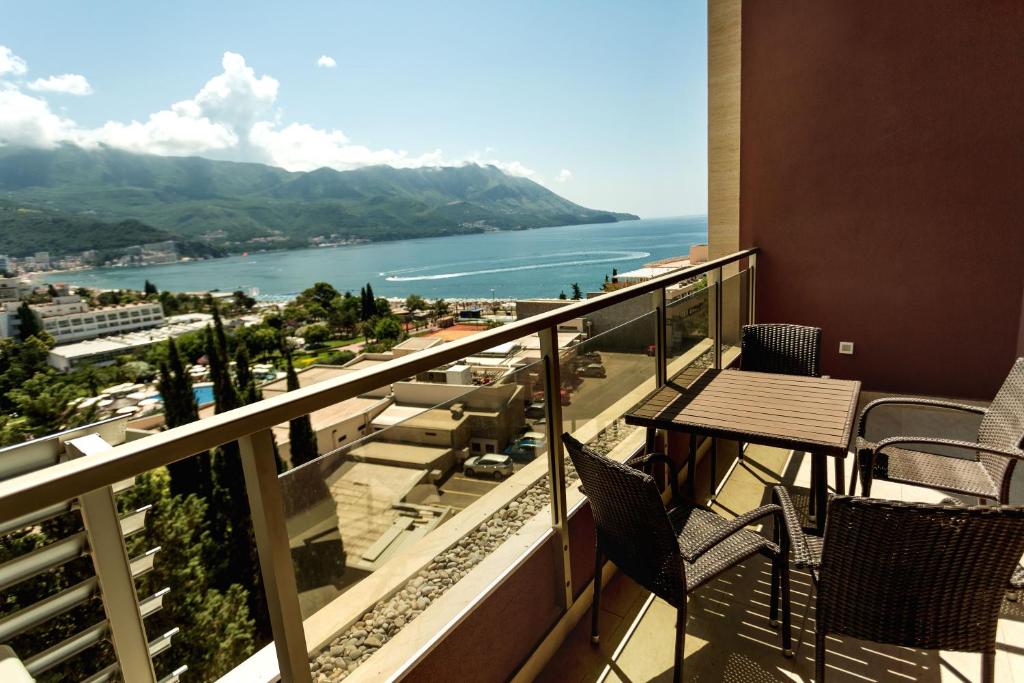 Sea View Apartments MonteBook photo 2