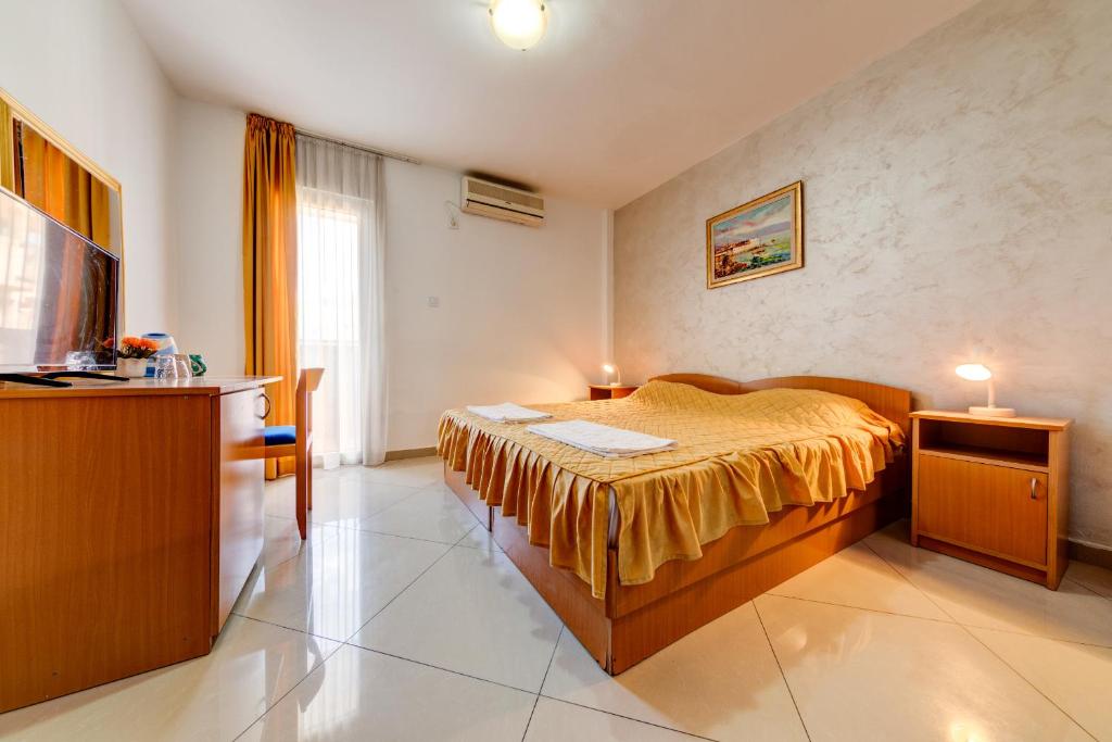 Garni Hotel S Coast photo 3
