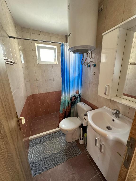 White Apartman photo 3