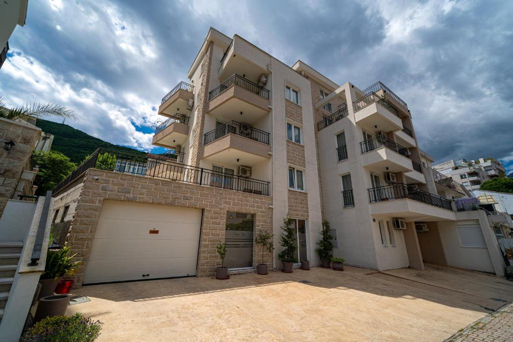 Sun and Sea Apartments photo 2