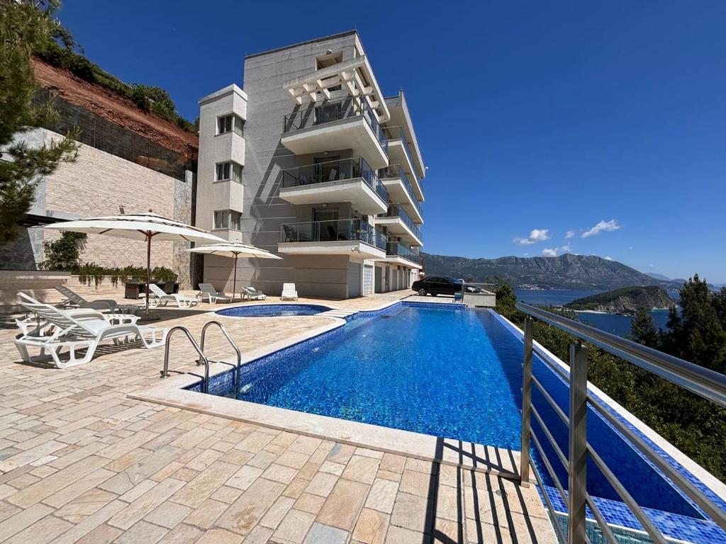 Romantic Hillside Escape Sea View and Infinity Pool photo 3