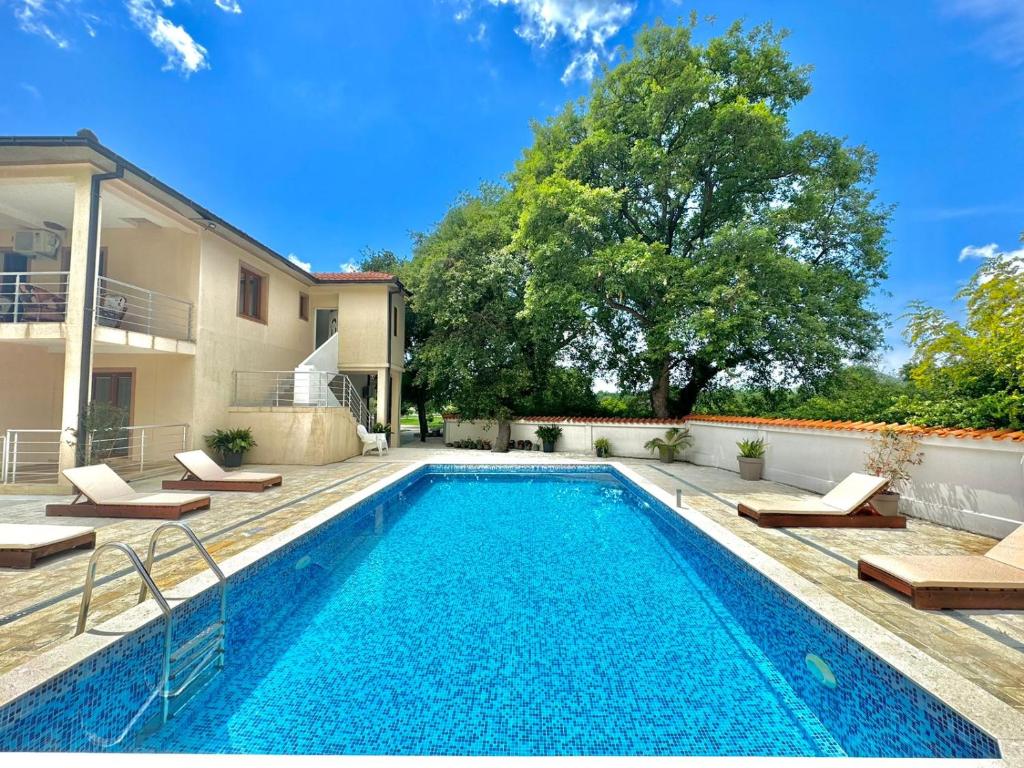 STARS RESIDENCE — photo 1