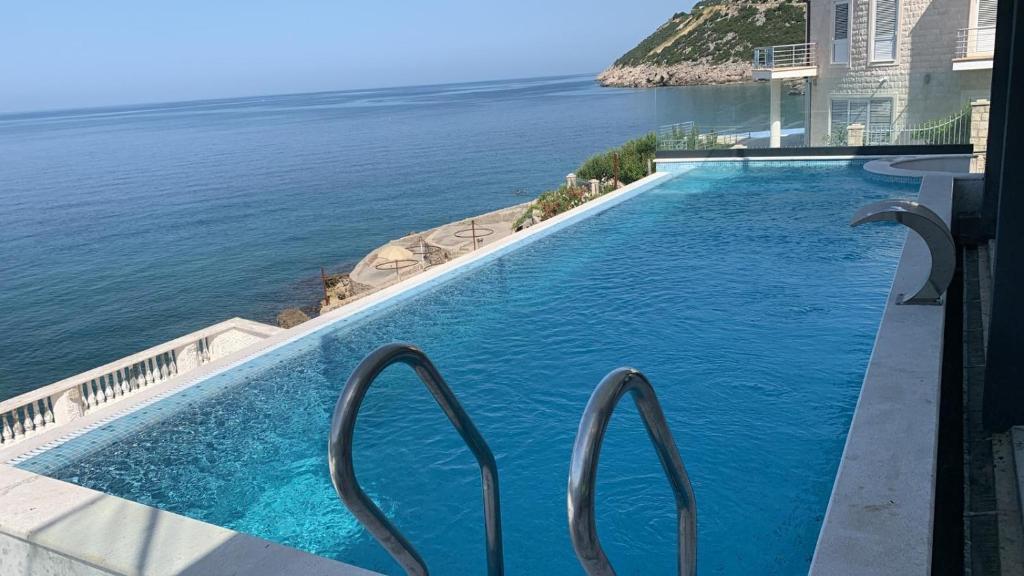 Sea Cliff Villa photo 3