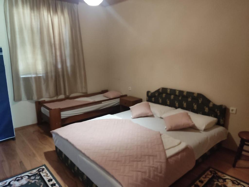 Tangerine terrace — photo 1
