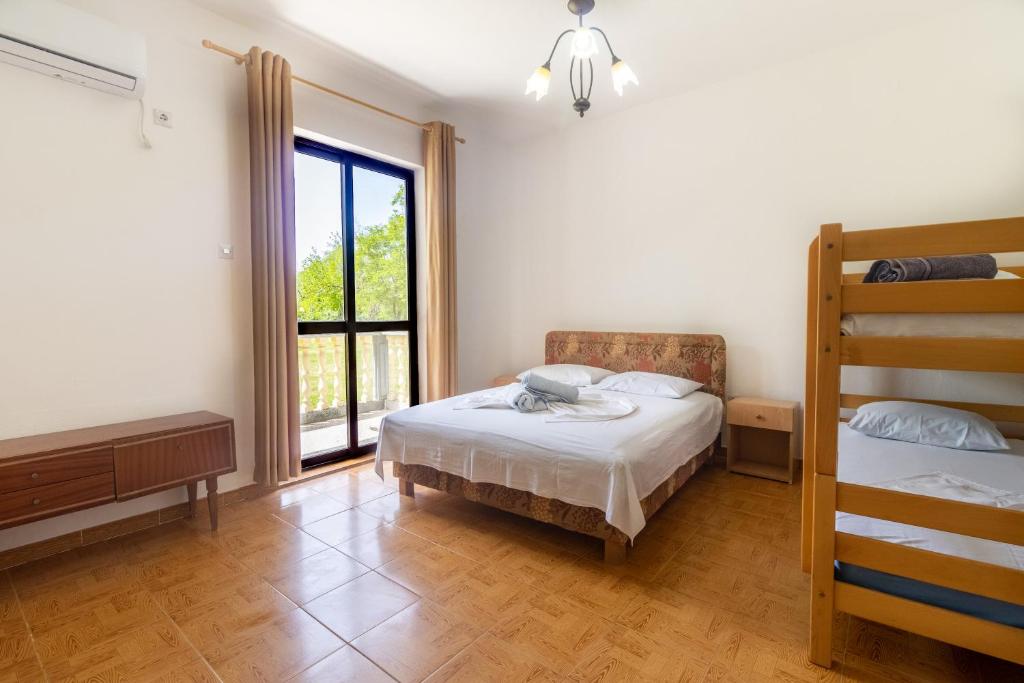 Tomi Guesthouse photo 2