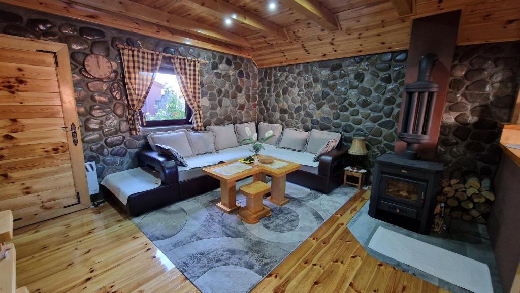 Stone Lodge 1 photo 2
