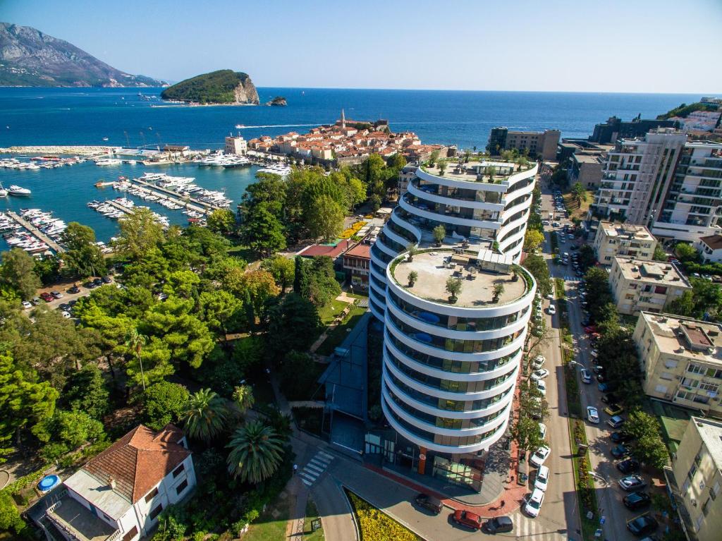 Royal Montesun Apartments photo 2